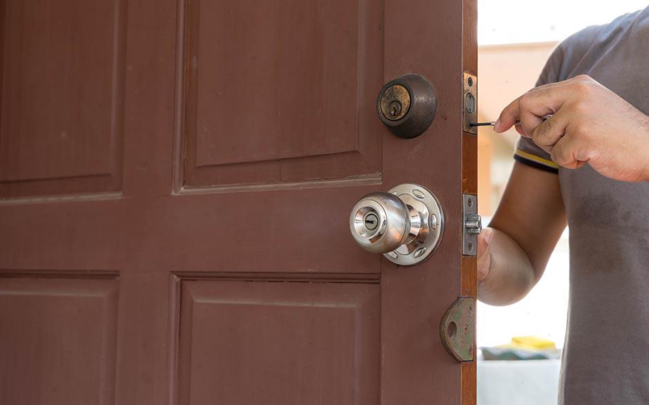 remplacer une serrure de porte d'entrée Saint-Just-en-Chaussée