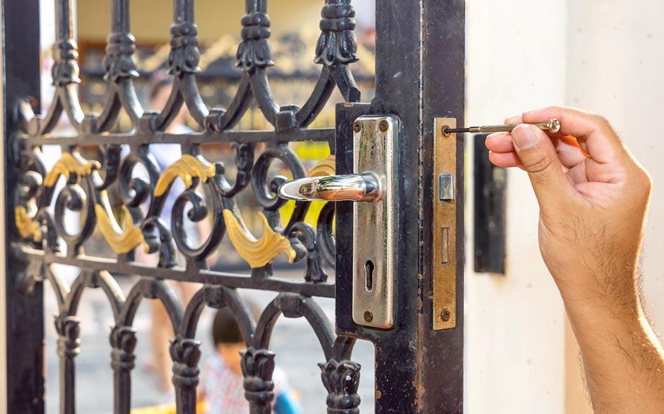 comment ouvrir une porte de garage basculante sans clef Chelles